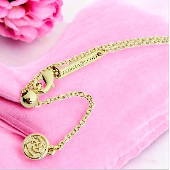 Kendra Scott Dolly Parton x in Gold Ari Heart Music Note. - Picture 5 of 6